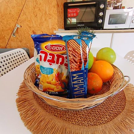 Olive Dome - כיפה גיאודזית ענקית ומודרנית בין עצי הזית Hotel Yavne'el Bagian luar foto